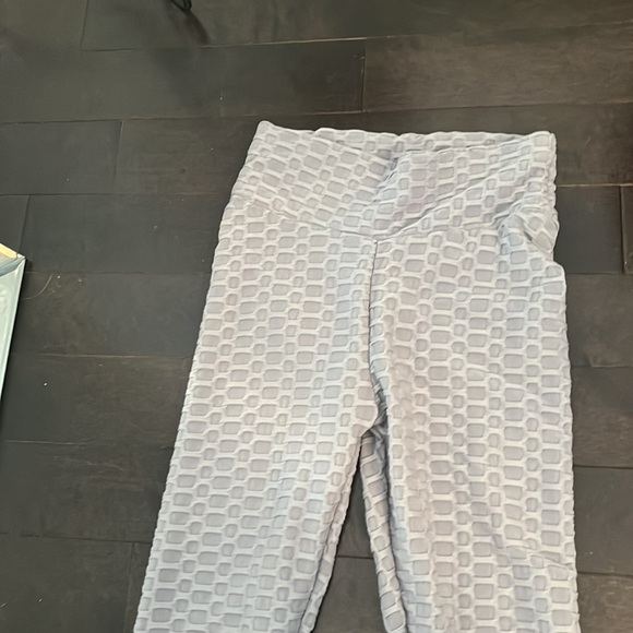 Brand new Tiktok leggings!! - Picture 4 of 5